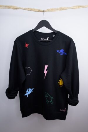 Sudadera unisex sostenible de Whatstyle con diseño exclusivo y cómodo