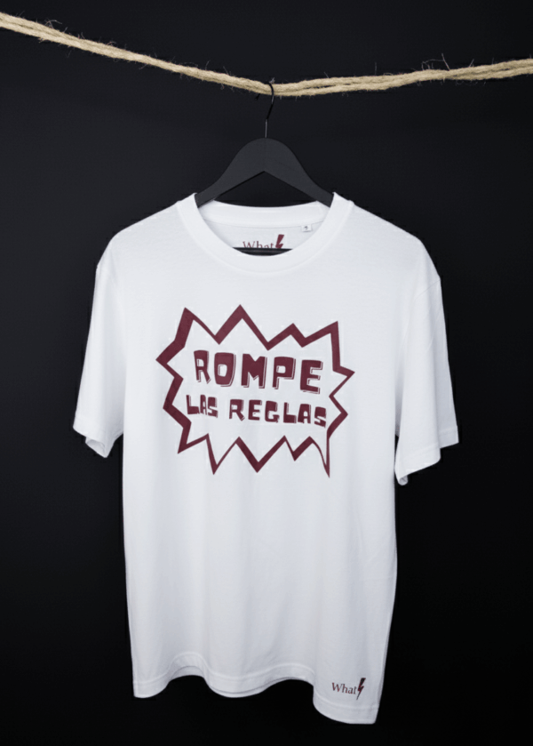 Camiseta unisex sostenible color blanco con diseño Rompe las Reglas en verde caqui de Whatstyle