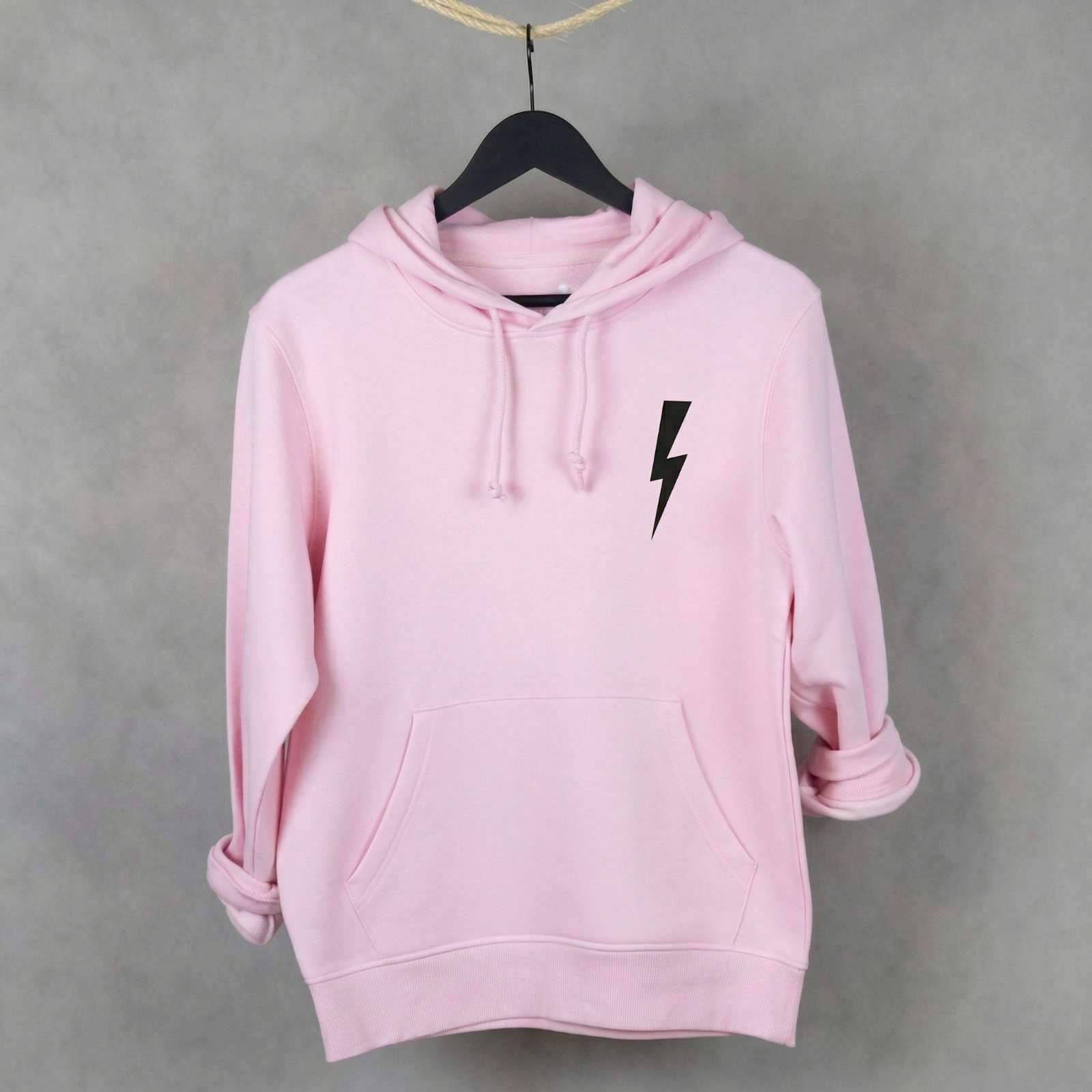 Sudadera premium de algodón orgánico WhatStyle con diseño Leader y logotipo oficial con rayo.