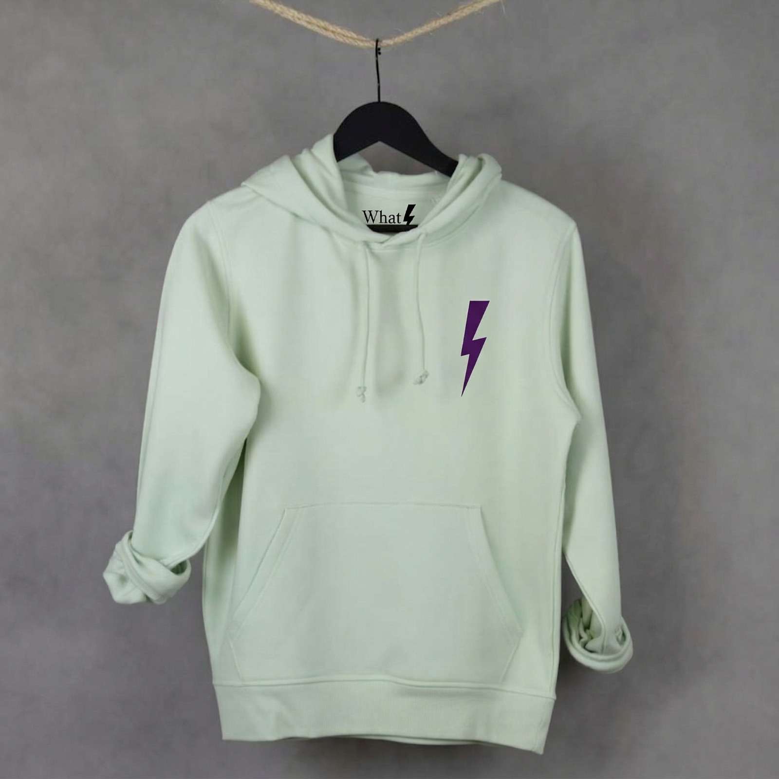 Sudadera premium de algodón orgánico WhatStyle con diseño Leader y logotipo oficial con rayo.