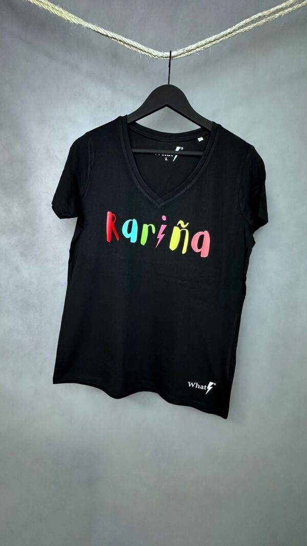 Camiseta negra de edición limitada WhatStyle con estampado Rariña